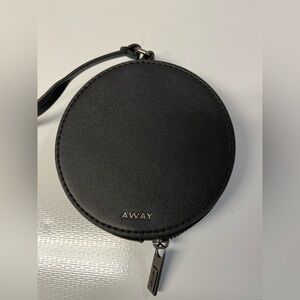 AWAY- The Circle Zip Pouch
